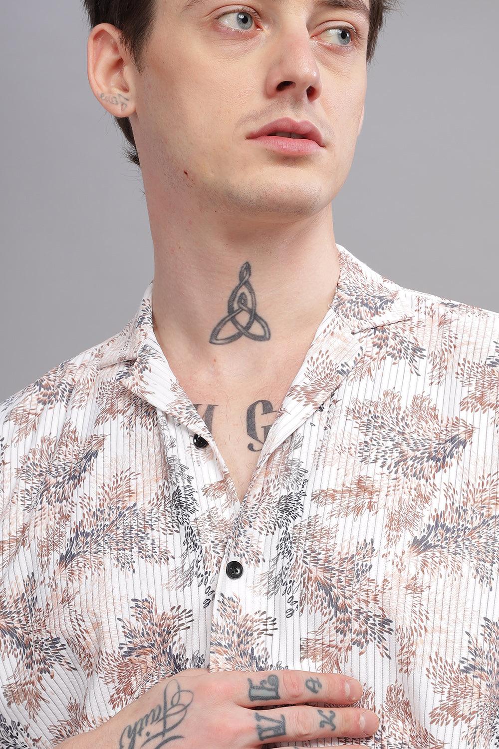 O'LYN SWEET BEIGE FLORAL PRINT CORDUROY MEN'S SHIRT