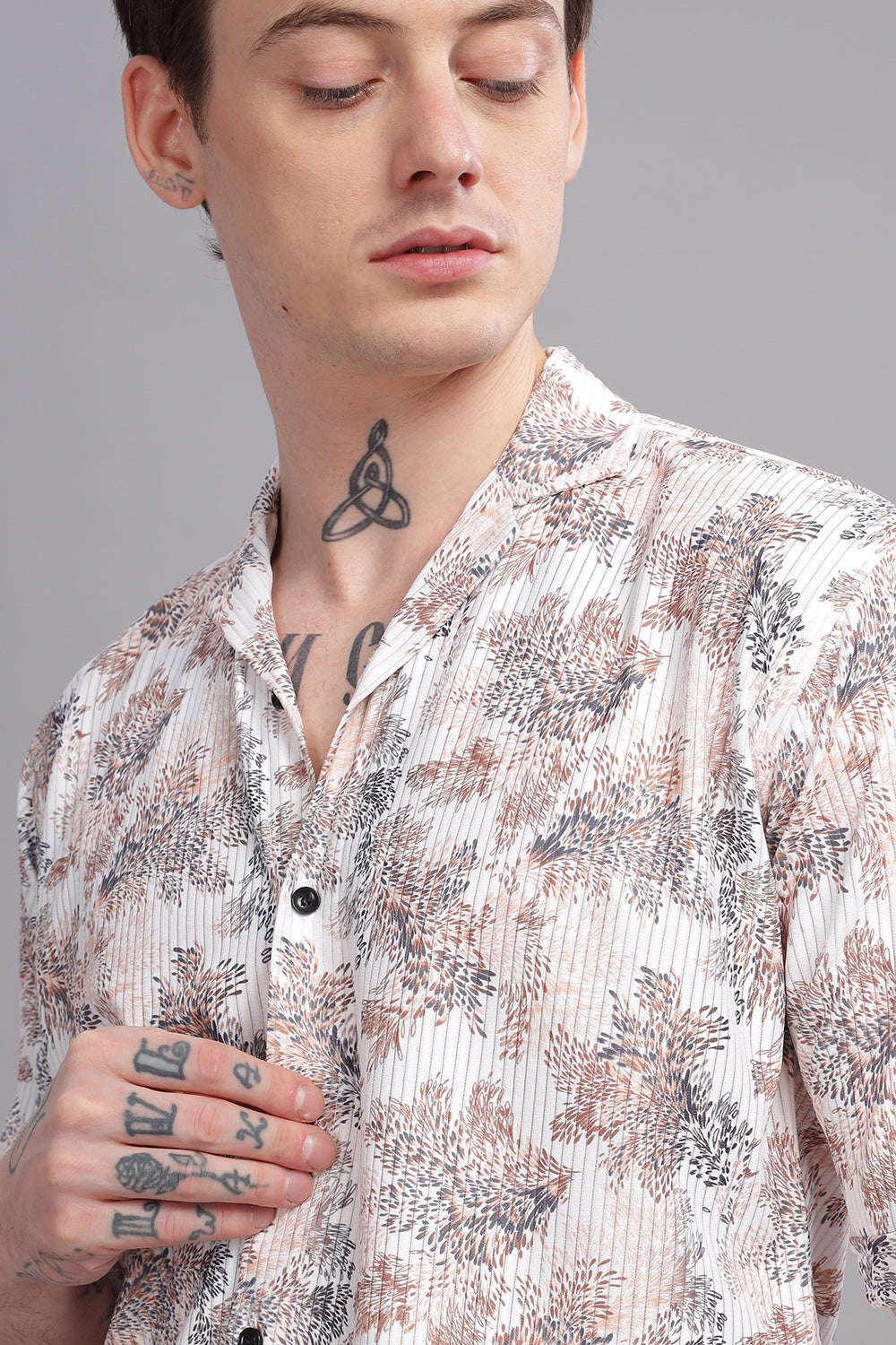 O'LYN SWEET BEIGE FLORAL PRINT CORDUROY MEN'S SHIRT