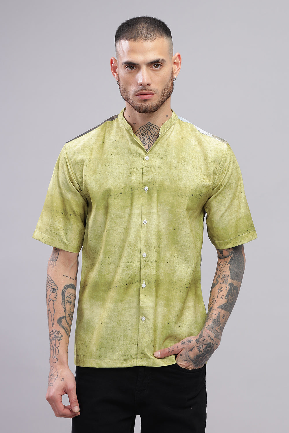 O'LYN Green Drop-sleeve Nature Print Cotton Men's Shirt.